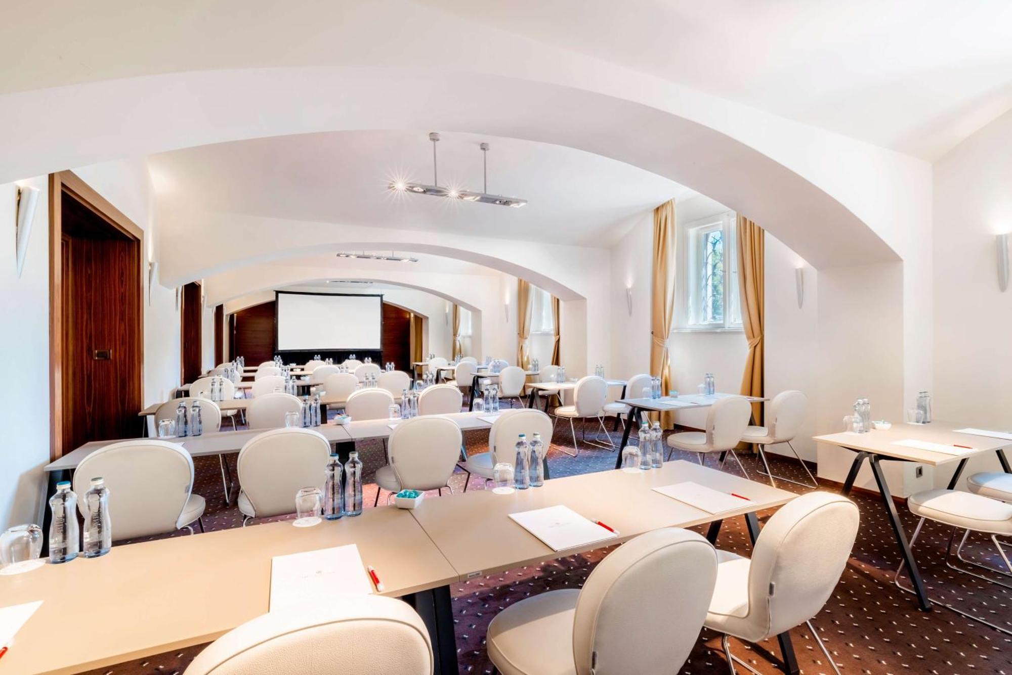 Nh Collection Prague Carlo IV Hotel Exterior photo Meeting room