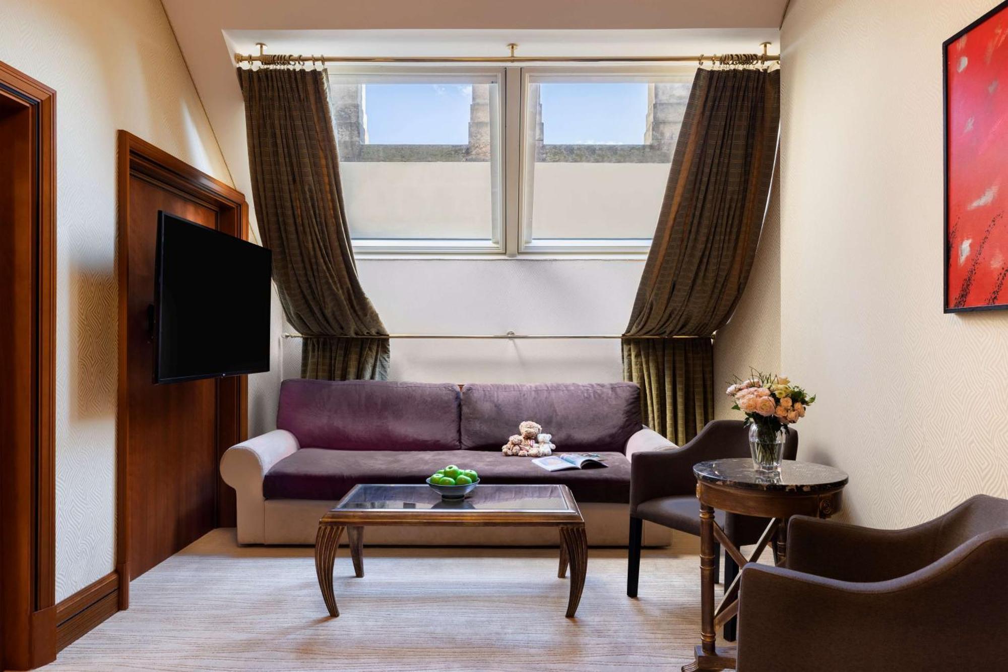 Nh Collection Prague Carlo IV Hotel Exterior photo A suite at the hotel