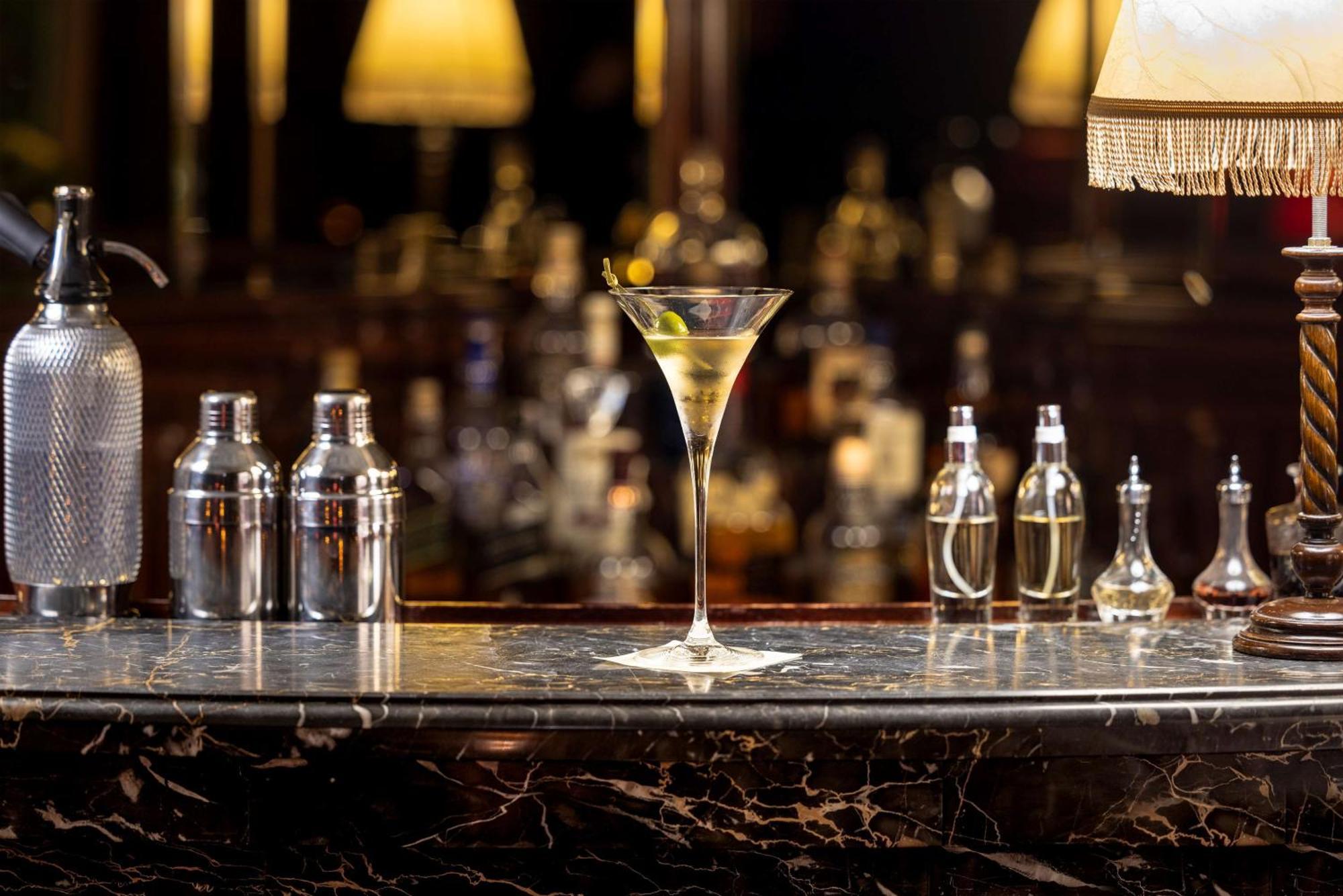 Nh Collection Prague Carlo IV Hotel Exterior photo A dry martini