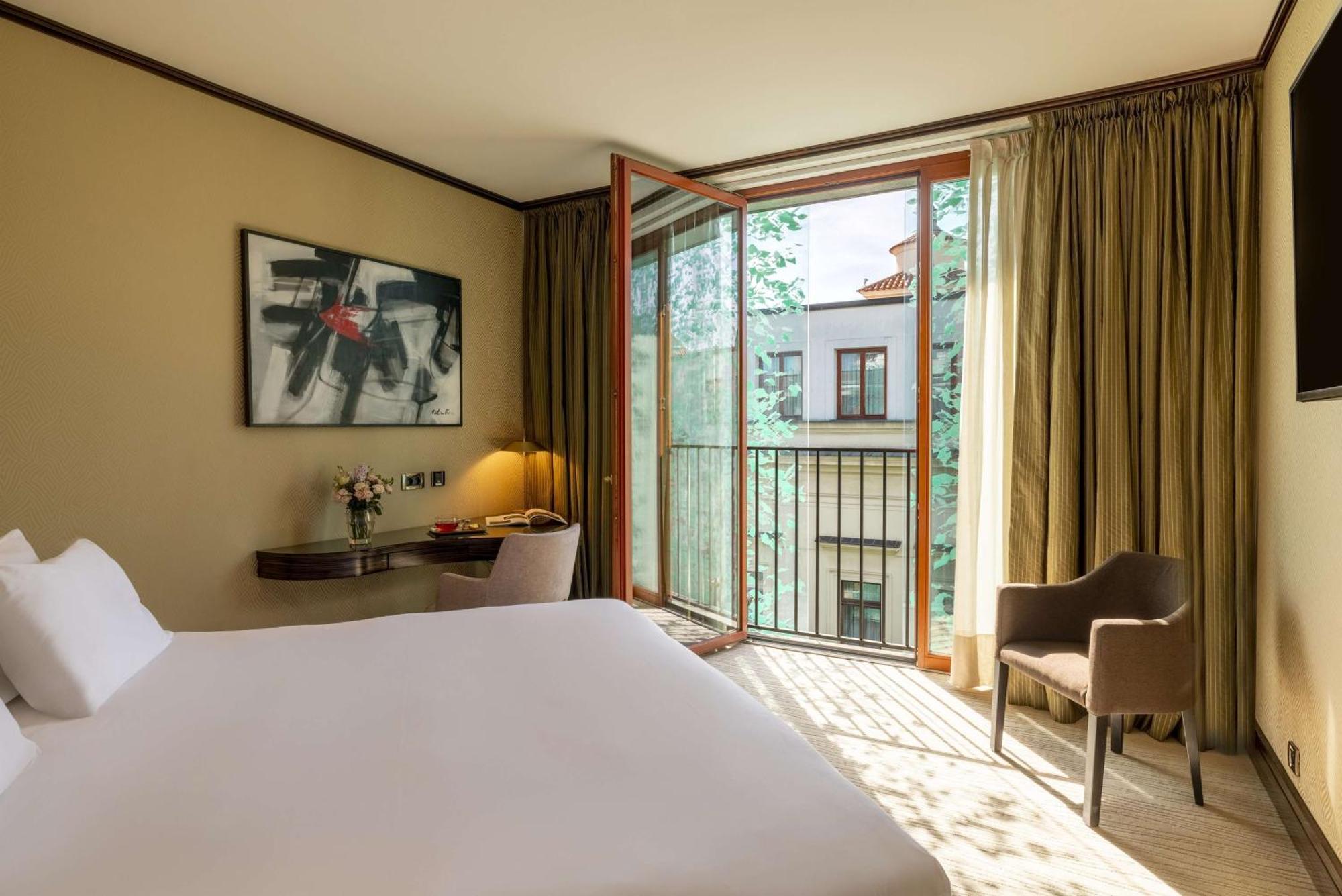 Nh Collection Prague Carlo IV Hotel Exterior photo A room at the hotel