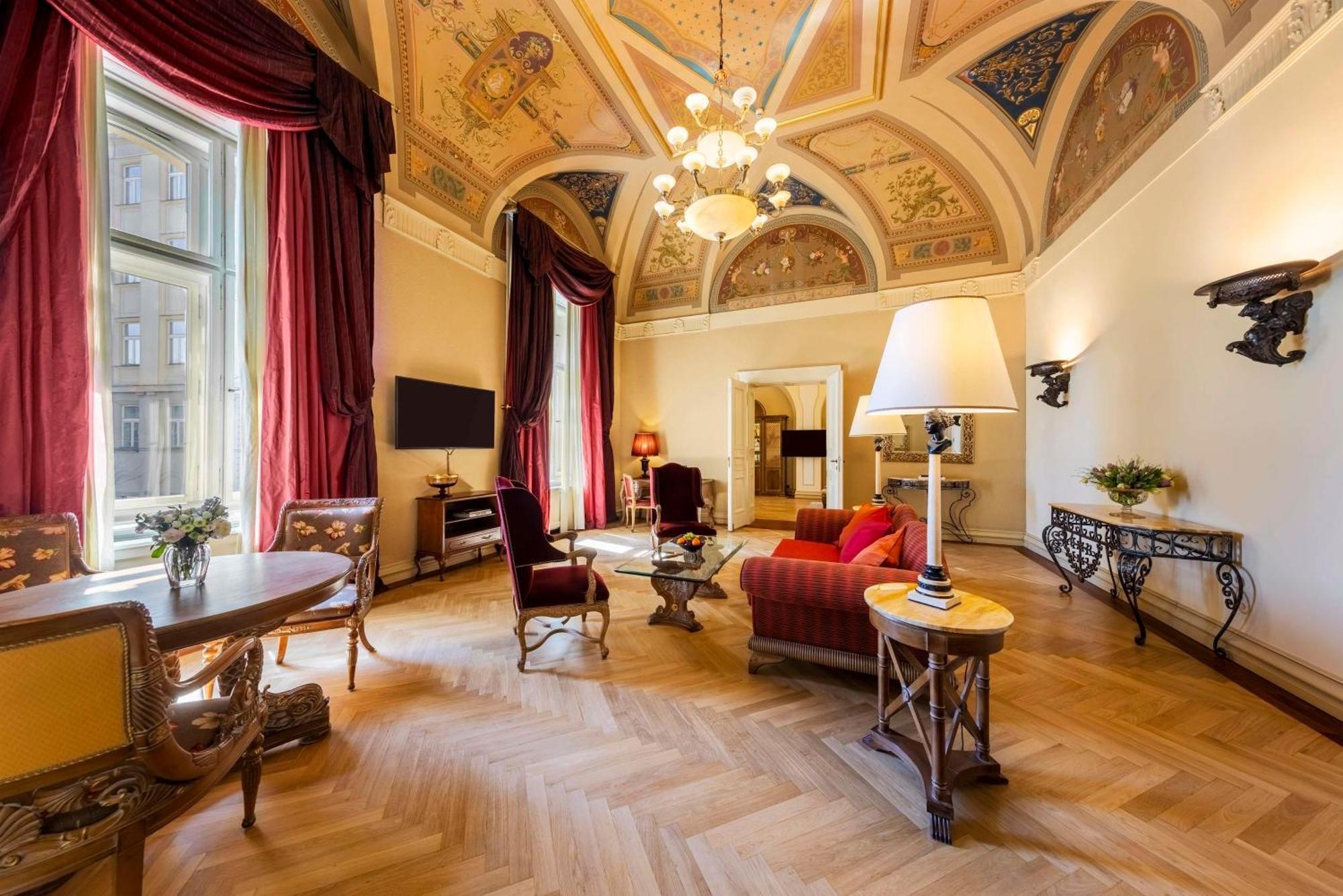 Nh Collection Prague Carlo IV Hotel Exterior photo The interior of the suite